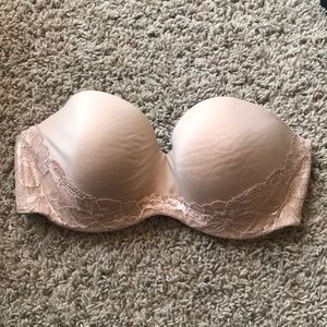 Body by Victoria’s Secret 34D strapless bra
